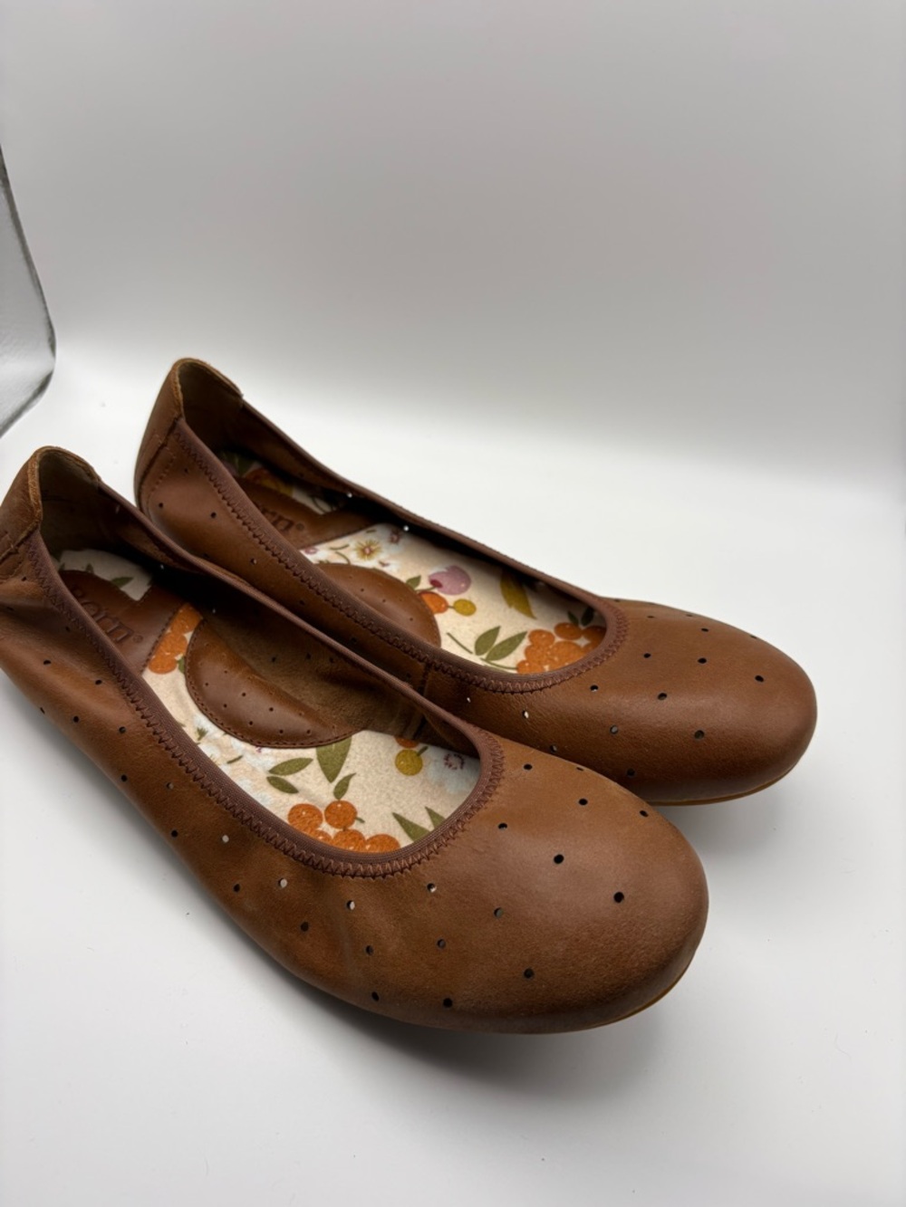 Børn Julianne leather ballet flats in size 8.5
